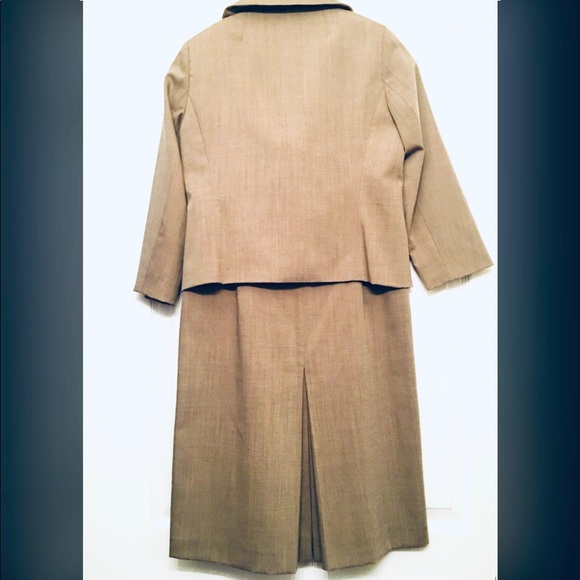 Stylish Banana Republic Skirt / Blazer Suit Size 2 ❤️ - Picture 4 of 9